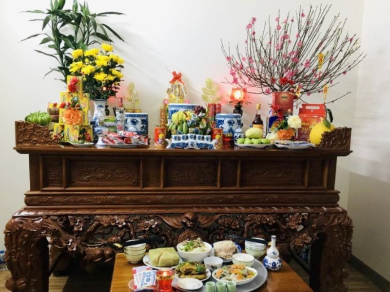 tết cắm hoa gì trên bàn thờ 3